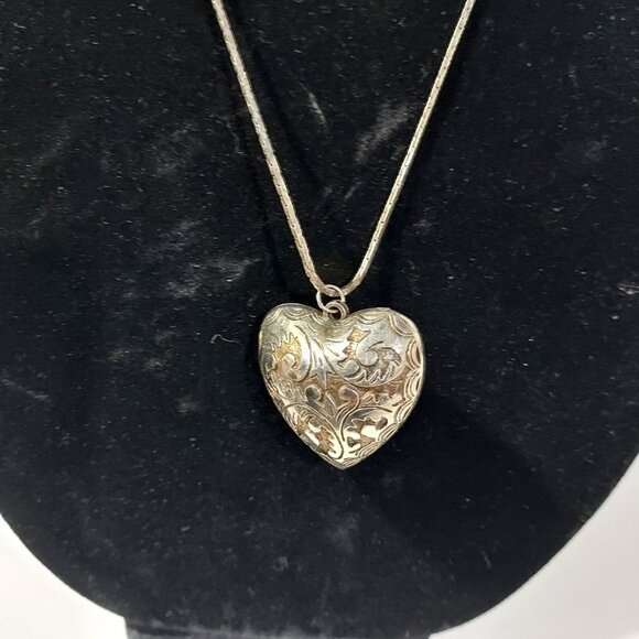 Heart Pendant 80's Tooled Puffed Pewter Silver Color Necklace & Earrings - Picture 11 of 12